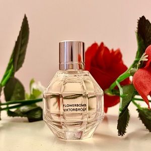 Flowerbomb by Viktor & Rolf